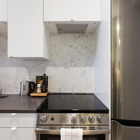 Blue Oasis Studio With Full Kitchen And Bath By Den Stays Montréal Buitenkant foto