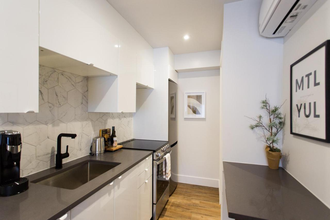 Blue Oasis Studio With Full Kitchen And Bath By Den Stays Montréal Buitenkant foto