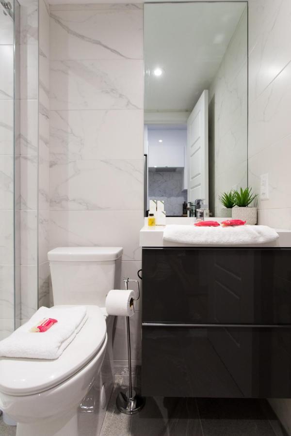 Blue Oasis Studio With Full Kitchen And Bath By Den Stays Montréal Buitenkant foto